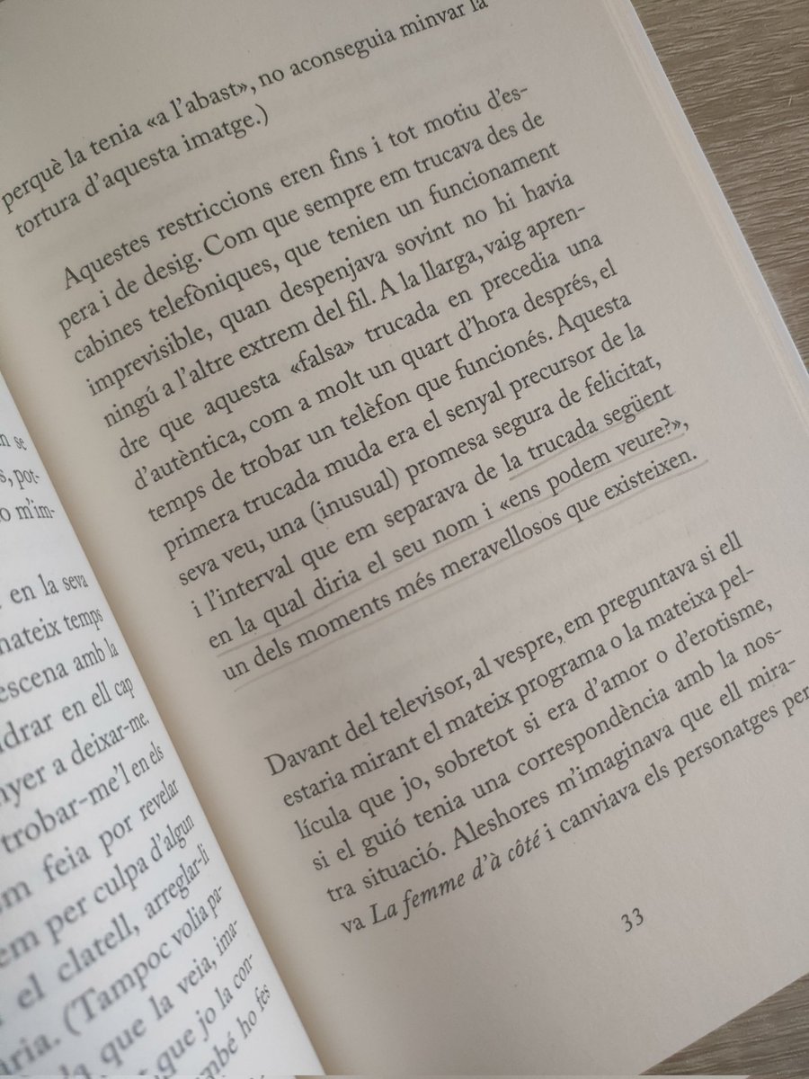 'august' de taylor swift i 'pura passió' d'annie ernaux són ben bé la mateixa cosa

una dona que viu de l'esperança i que espera i espera mentre l'amor i la passió la consumeix 💔