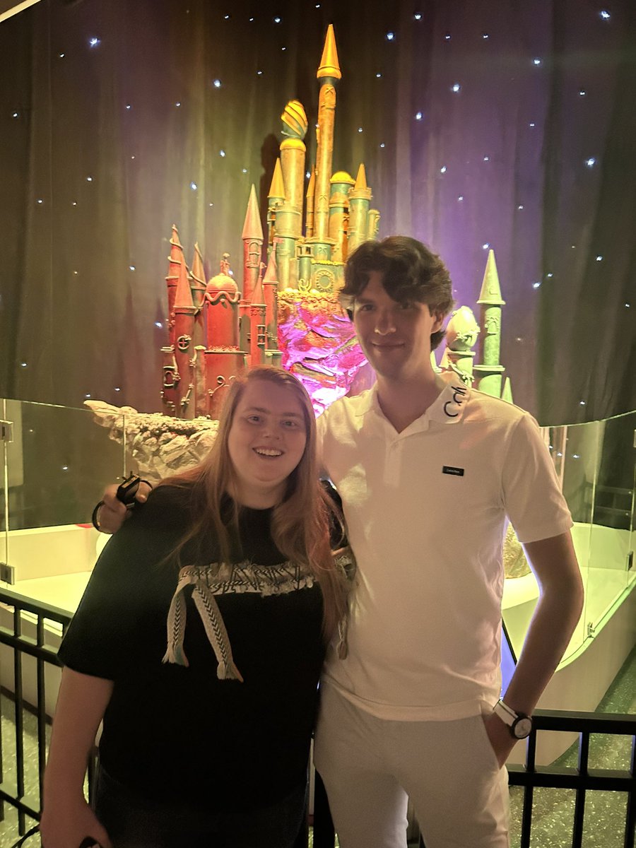 Mijn verjaardagscadeau van Arthur! Een dagje naar de chocoladefabriek in Antwerpen🍫 Het was super gezellig! Thanks Arthur voor mijn eerste keer België😎