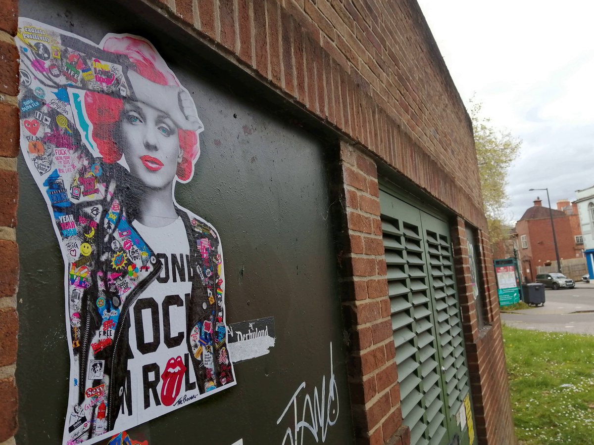 BytesSwiss's tweet photo. Marilyn Monroe photographed during her lesser known ginger period... ๐ซ๐ท๐คฉ By @thepostman_art in Derby UK โ#Pasteup #streetart #art #street #DerbyStreetArt #UKStreetArt #contemporaryart #urban #street #photography #wallart #artwork #streetstyle #marilynmonroe #Pasteups #icon https://t.co/dIBHEkh18w