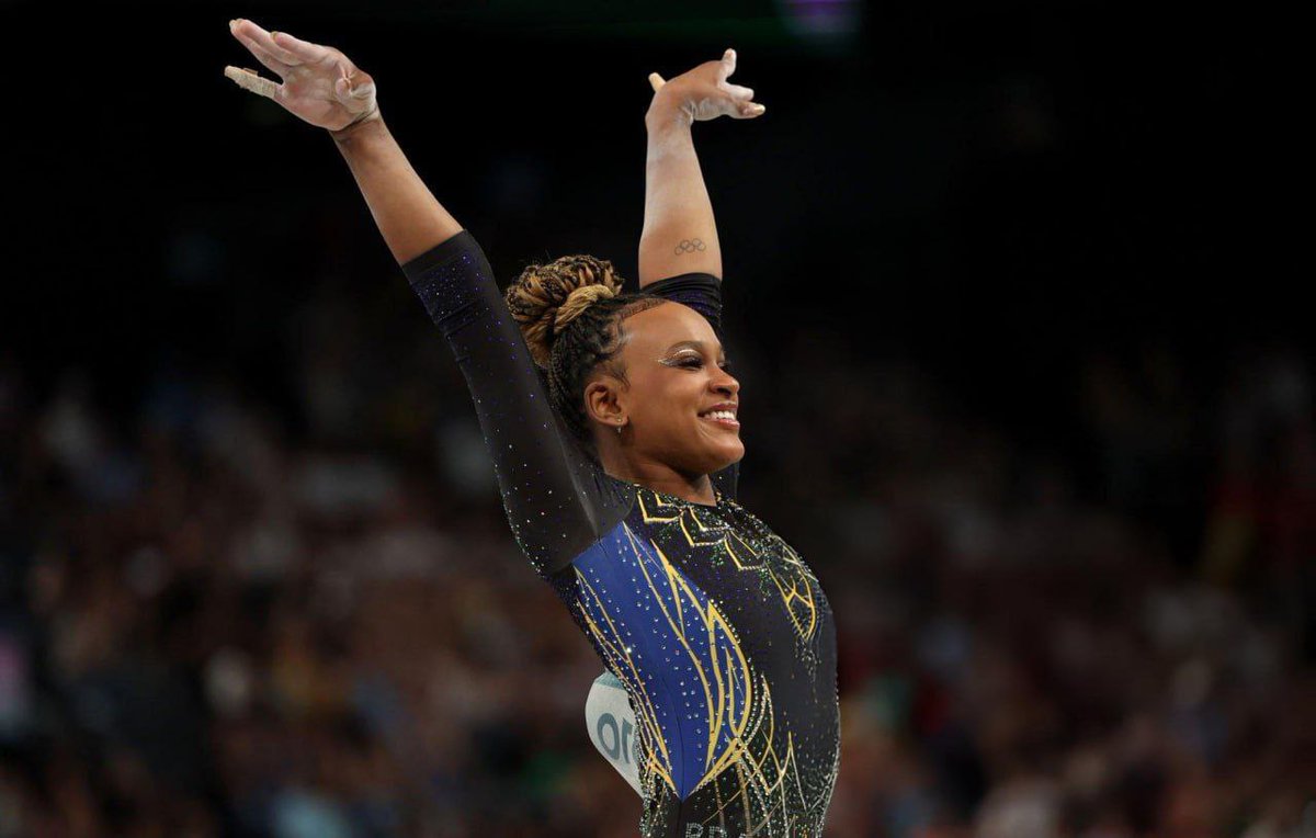 RadarUFSM's tweet photo. #Olimpíadas: Rebeca Andrade se torna a brasileira com mais medalhas em Jogos Olímpicos. 

• Rebeca Andrade: 🥇🥈🥈🥉
• Fofão: 🥇🥉🥉
• Mayra Aguiar: 🥉🥉🥉

No geral, o recorde é de Robert Scheidt e Torben Grael, com cinco.  Rebeca ainda tem 3 finais a disputar em Paris. https://t.co/XXWL3gm7OT