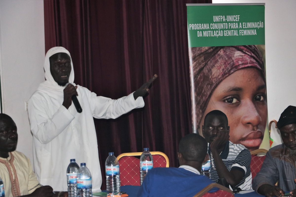 #DYK that #UNICEF 🇬🇼 supported a 2-day training for 45 traditional communicators on Female Genital Mutilation under the slogan "Social Mobilisation &amp; Participation: Traditional communicators as promoters of positive masculinity for the progressive abandonment of #FGM"?
#EndFGM