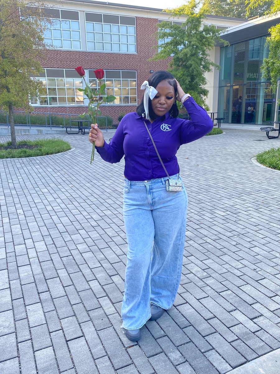 imsostormy's tweet image. Little miss senior ☺️ #co25