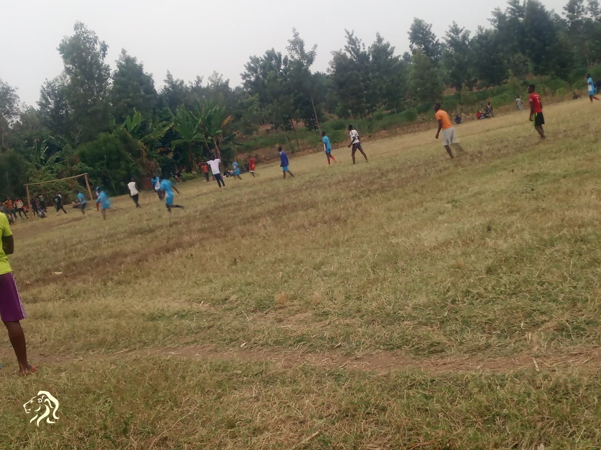 NyagatareNyc's tweet image. Uyu munsi muri #Gatunda hatangijwe ukwezi kwahariwe ibikorwa by'Urubyiruko byatangijwe n'Umukino wahuje Utugari twa #Nyamikamba na #Kabeza bizamara ukwezi kuva Tariki 01/08/2024-31/08/2023 ibikorwa bizibanda cyane byo guhindura imibereho myiza y'Abaturage. 
@RwandaYouthArts