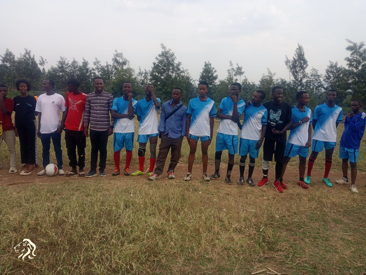 NyagatareNyc's tweet image. Uyu munsi muri #Gatunda hatangijwe ukwezi kwahariwe ibikorwa by'Urubyiruko byatangijwe n'Umukino wahuje Utugari twa #Nyamikamba na #Kabeza bizamara ukwezi kuva Tariki 01/08/2024-31/08/2023 ibikorwa bizibanda cyane byo guhindura imibereho myiza y'Abaturage. 
@RwandaYouthArts