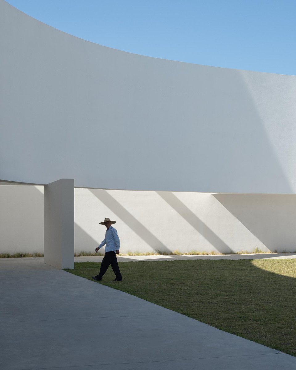 Arqenblanco's tweet image. 🏠 Future Artspace H
👷🏻 AD Architecture
📸 ZC Studio  
📍Shantou, China

#china #arquitecturachina #chinesearchitecture #arquitecturaenblanco #arquitectura #diseño #architecture #architectureinwhite