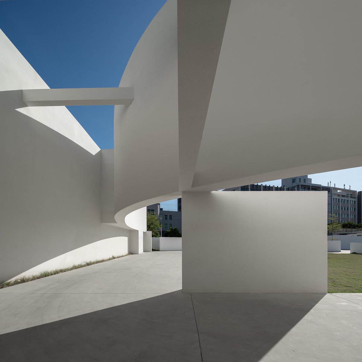 Arqenblanco's tweet image. 🏠 Future Artspace H
👷🏻 AD Architecture
📸 ZC Studio  
📍Shantou, China

#china #arquitecturachina #chinesearchitecture #arquitecturaenblanco #arquitectura #diseño #architecture #architectureinwhite