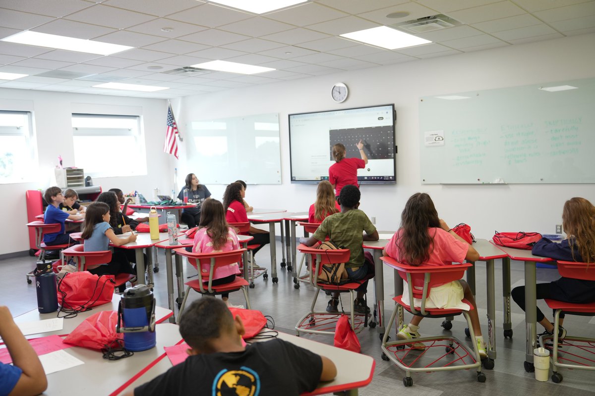 ADHUS_FAUHS's tweet image. That's a wrap on Middle School Owl’s SOAR Camp. Students spent the day learning and preparing for their first year of middle school. It was a day full of new friends, setting expectations, and building the tallest tower of spaghetti!