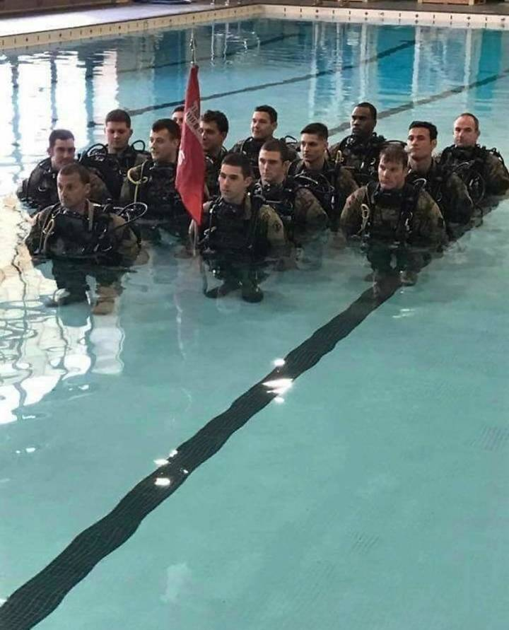 alcrsk's tweet image. as perninhas deles