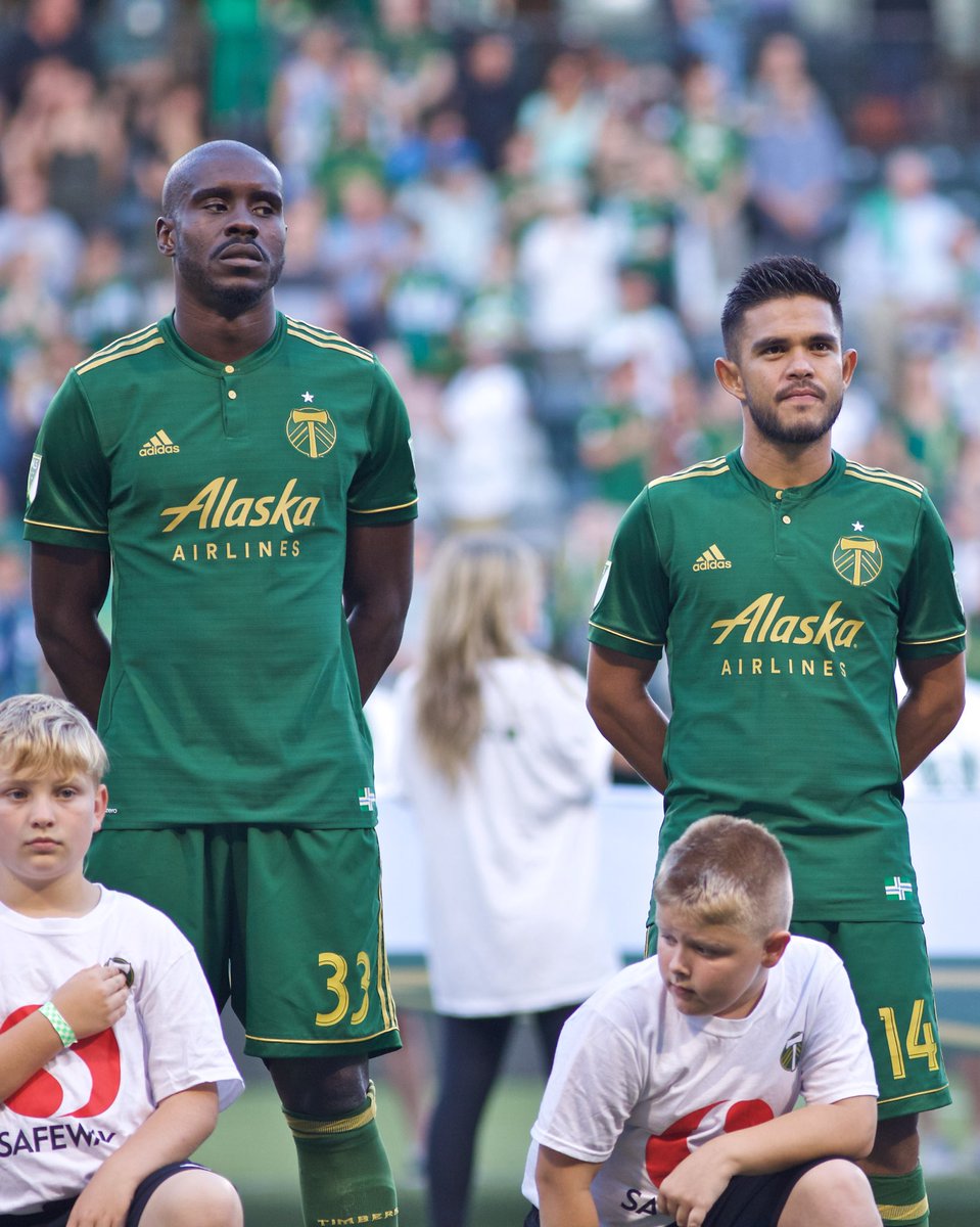 Lots of love for Larrys 💚 

<a href="/andresflo1/">Andrés Flores</a> x #RCTID