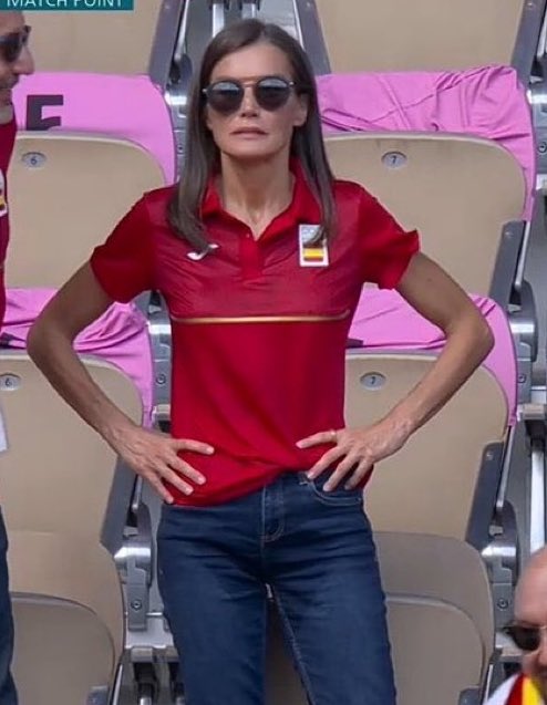 Mi madre viendo cómo me tiraba otra vez a la piscina habiéndome secado para irnos: