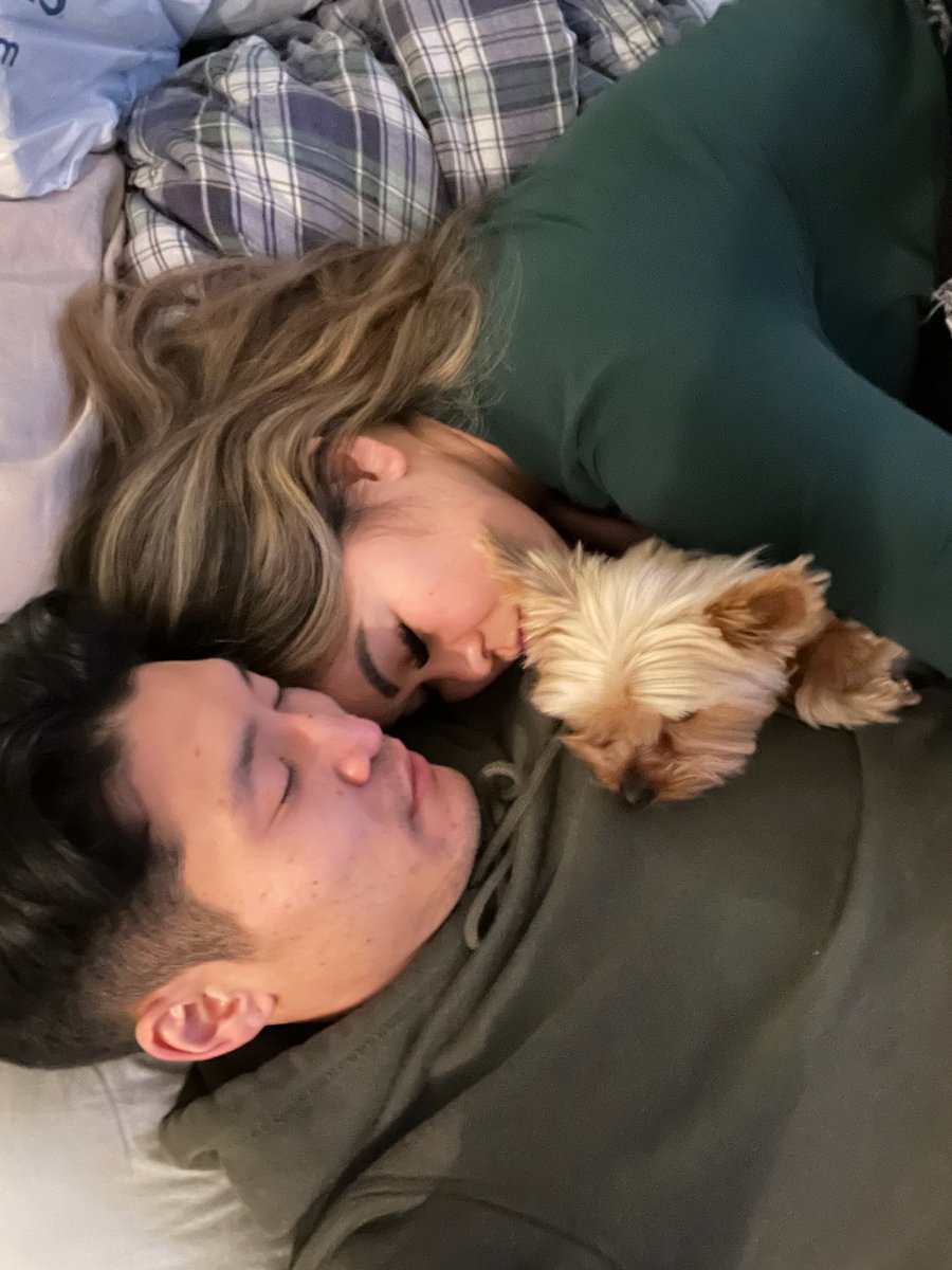GreenhavenDave's tweet photo. #NationalGirlfriendsDay https://t.co/hggvN6FsyX