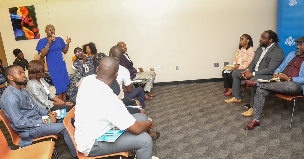 SharonChiahemen's tweet photo. For this year’s World Earth Day, I was privileged to be invited alongside 24 climate leaders by the @usinnigeria American Center for the exclusive screening of the documentary “RACING TO ZERO”
#UsinNigeria #USEmbassy #RacingtoZero #racing2zero #earthday2024 https://t.co/VXgC6Cskzr
