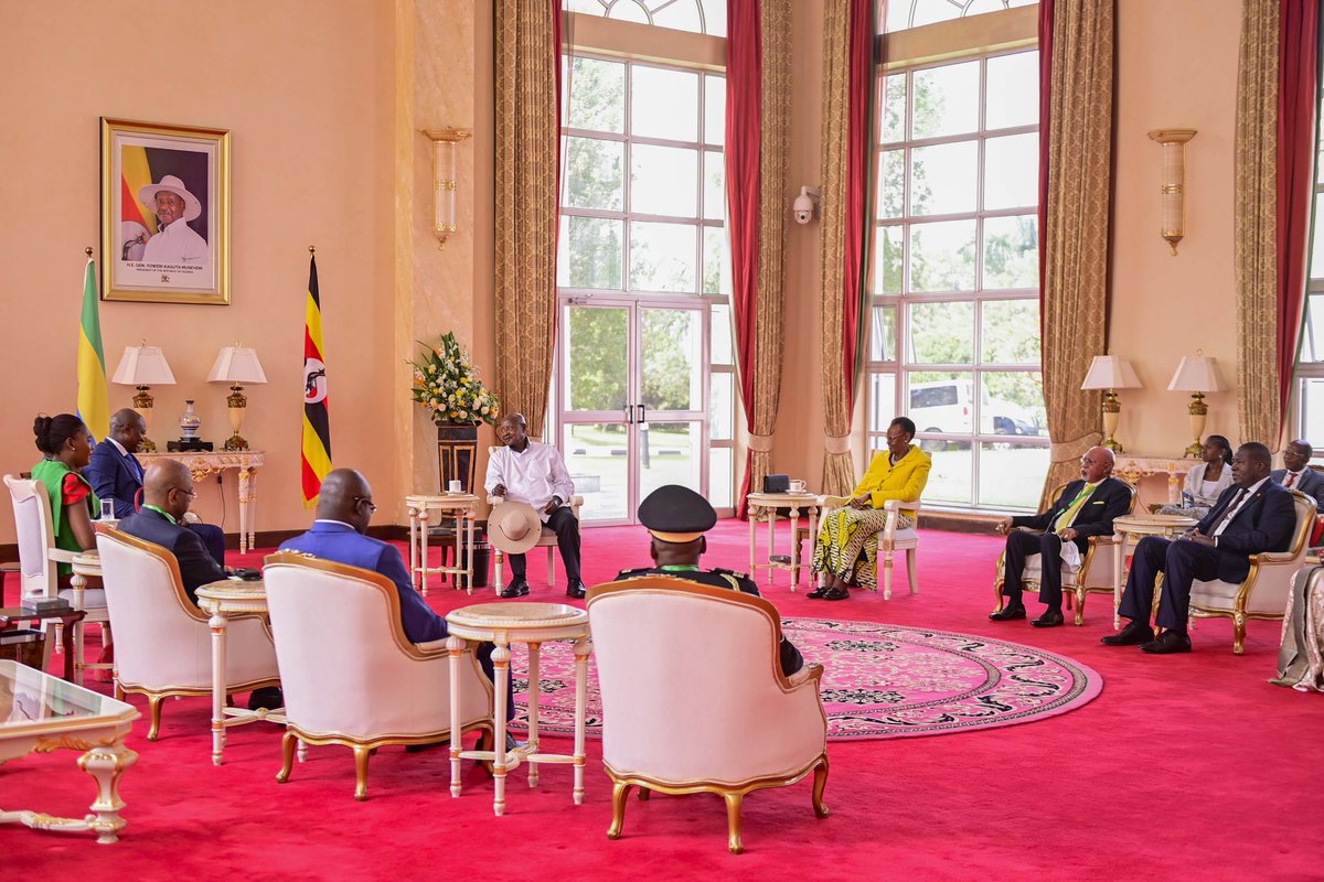 KagutaMuseveni's tweet photo. I welcome His Excellency Brice Clotaire Oligui Nguema, Transitional President of the Gabonese Republic, and Her Excellency Zita Oligui Nguema who are here on an official visit.

His Excellency Nguema updated me on the progress of the transition timetable, including the upcoming referendum. I thank him for the steps taken by the transitional government towards Gabon’s return to constitutional democracy.