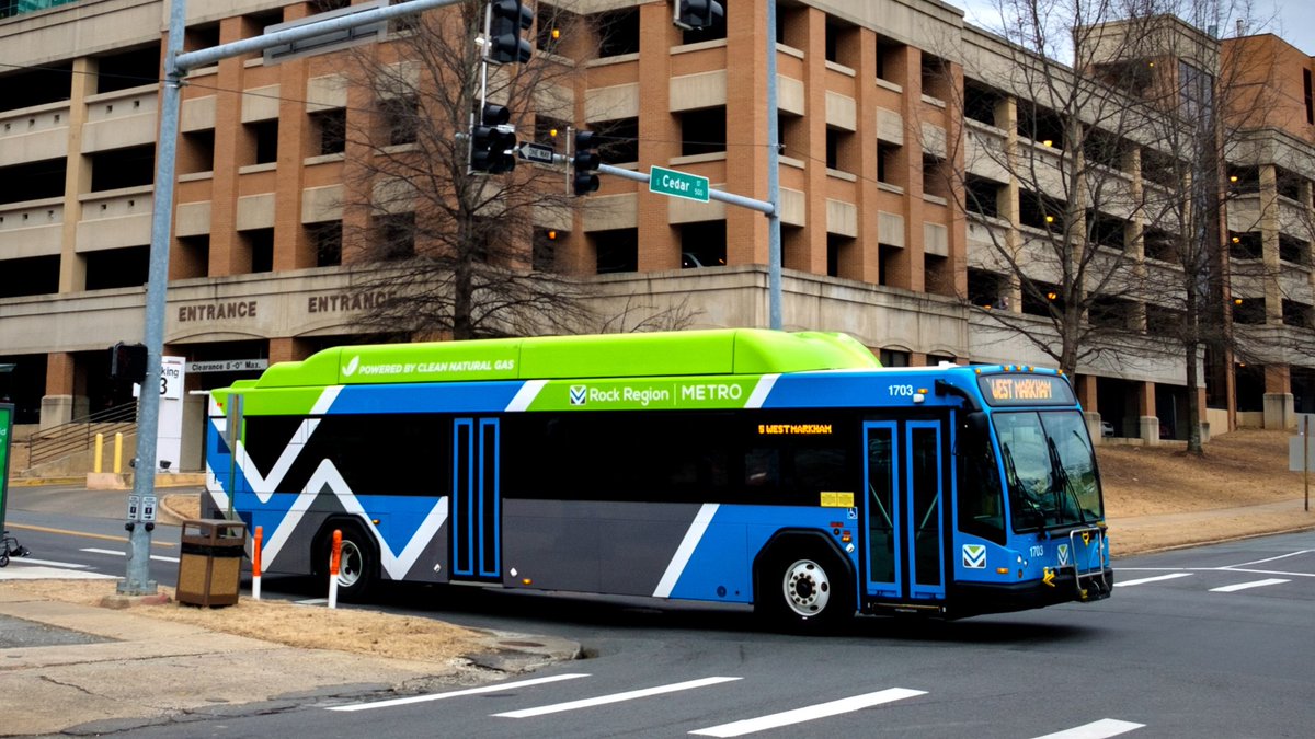FTA_DOT's tweet photo. Congrats to @RRMetro in AR for nearly $3.2 million from FTA to buy 5 low-emission buses & a training simulator to guide the next gen of bus operators. We are helping reduce air pollution & improve service for Pulaski County riders! #busmonth https://t.co/LCEfC9CUlc https://t.co/o1fPCxjQcw