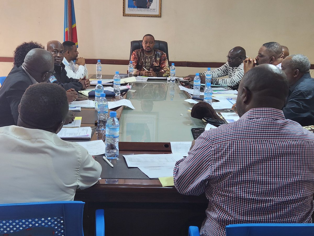 JulesLuanda's tweet photo. #DGR_NK : hier 31/7/24, nous avons présidé la deuxième réunion du comité de pilotage du mois de juillet. 
- Revue exécution plan annuel,
- Évaluation des recettes mobilisées au mois de juillet,
- Comptabilisation de nos recettes encadrées par la DGDA @DOUANERDC à travers SYDONIA. https://t.co/Ll5nEkZlqw