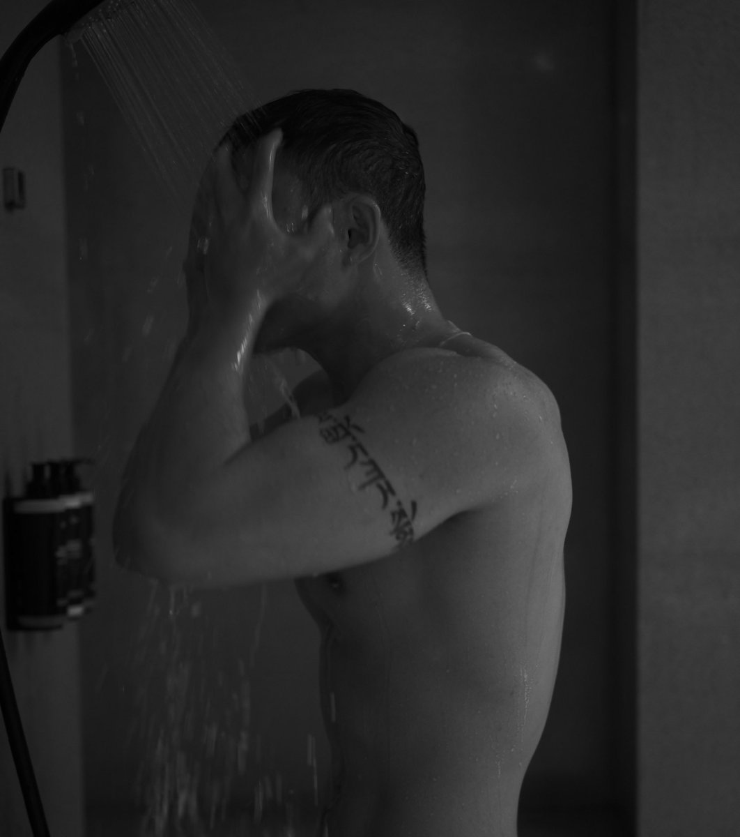 身高: 177   体重: 72
95年、白羊座
常住西安……