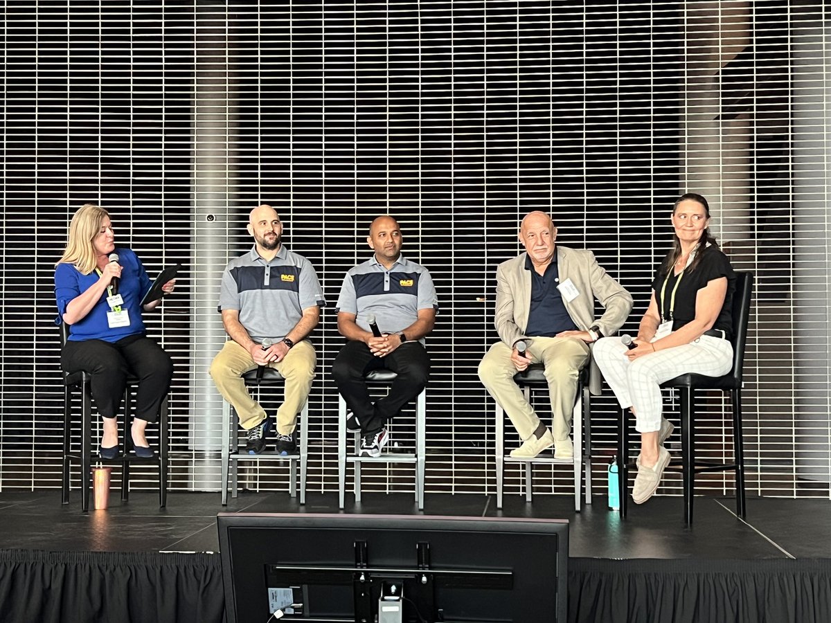 Tim Van Woeart, CTS #TPoAV #HigherEdAV (@tvanwoeart) on Twitter photo <a href="/Smearin_Off_Ice/">Erin Maher-Moran</a> leading a panel with <a href="/BaldAVGuys/">BaldAVGuy</a> (and <a href="/NextLVL_Learner/">NextLVL Learning</a>), C. Ann Kelly, and Gilbert Felix. <a href="/HETMA_org/">HETMA</a>. #AVTweeps #HigherEdAV <a href="/HigherEdAV/">Higher Ed AV</a> #HigherEducation #EdTech <a href="/Smearin_Off_Ice/">Erin Maher-Moran</a> leading a panel with <a href="/BaldAVGuys/">BaldAVGuy</a> (and <a href="/NextLVL_Learner/">NextLVL Learning</a>), C. Ann Kelly, and Gilbert Felix. <a href="/HETMA_org/">HETMA</a>. #AVTweeps #HigherEdAV <a href="/HigherEdAV/">Higher Ed AV</a> #HigherEducation #EdTech