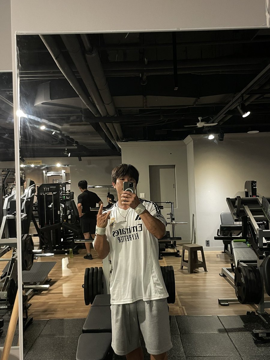 맨즈우먼 tweet media