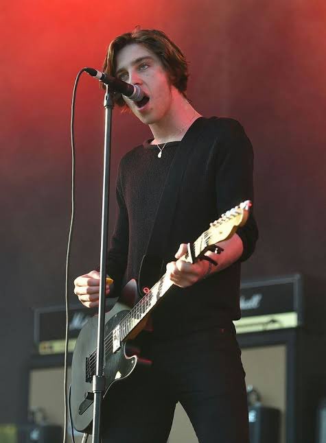 bottlemenbr's tweet photo. HOJE O DIA É DELE!

O NOSSO ~CARISMÁTICO~ VAN MCCANN ESTÁ COMPLETANDO 32 ANOS DE VIDA!!! https://t.co/7f6JmXAfXv