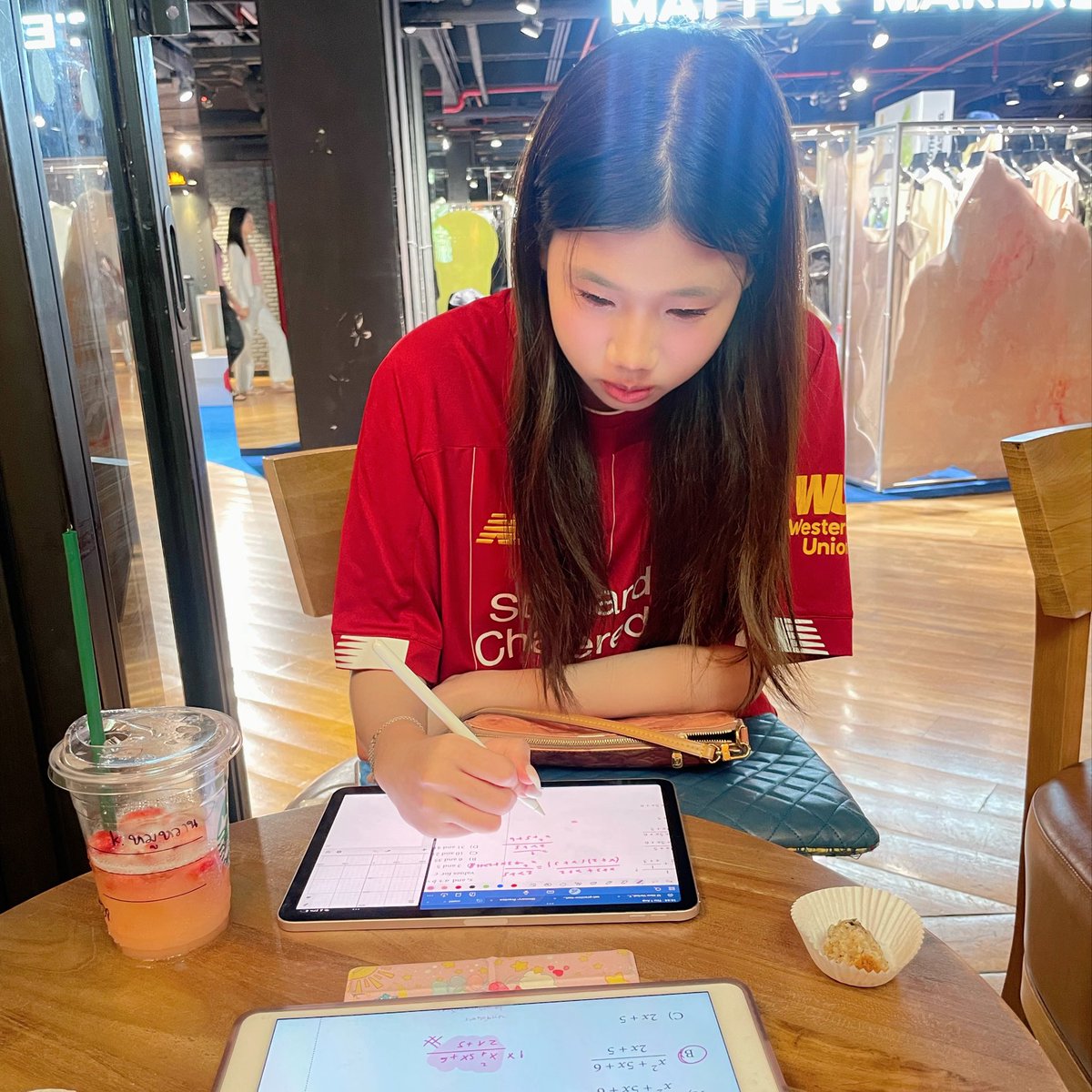 gbxtutor's tweet image. น้องหมูหวานเรียน SAT math &amp;amp; น้องอินเรียน IELTS ครั้งแรกกวันนี้ค่า✨🎀

#สอนsat #สอนsatmath #satmath #รับสอนsat #สอนielts #สอนไอเอล #รับสอนsatmath #dek67 #dek68 #bbatu #bbacu #สอนdigitalsat #สอนพิเศษ