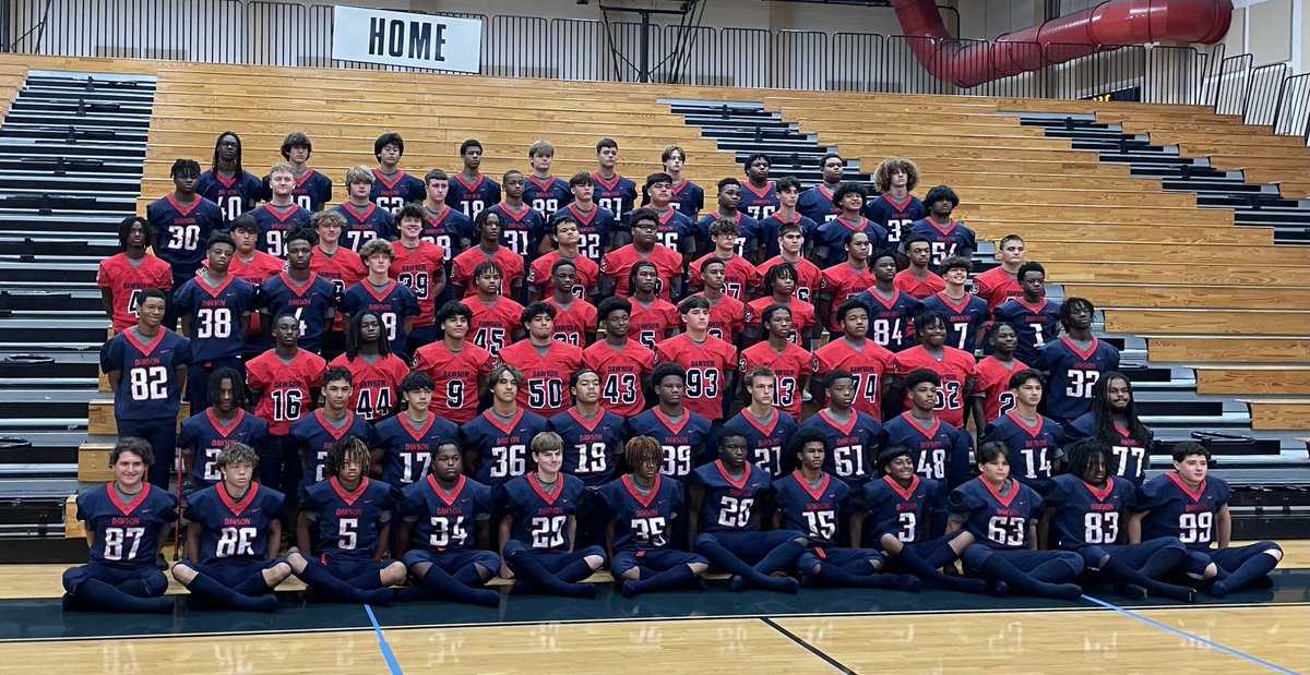 DawsonEagleFB's tweet photo. FAMILY picture day ✅ https://t.co/39rnNzMSJb