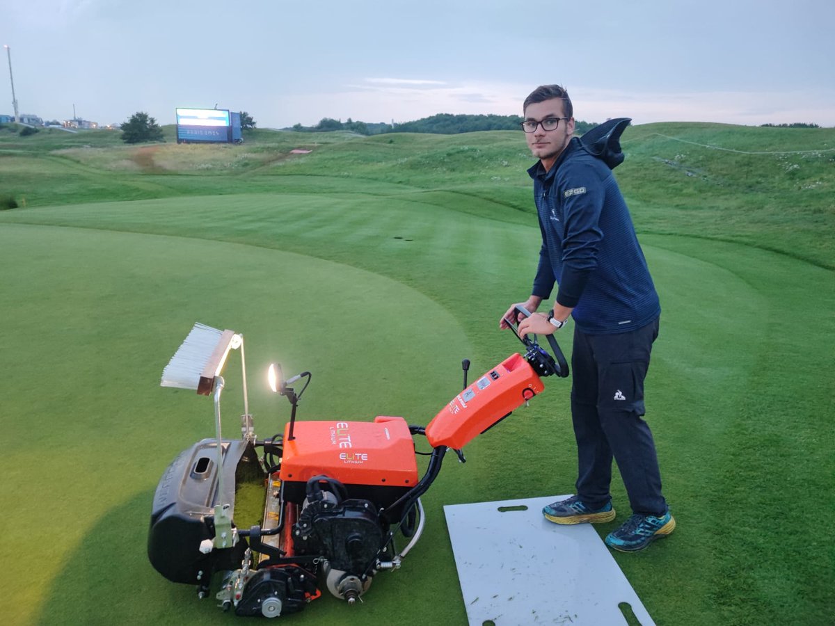 Natural Grass tweet media