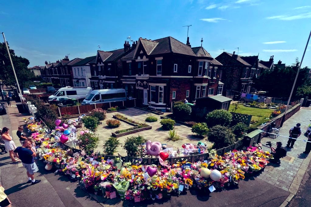 Claire Hooton tweet media