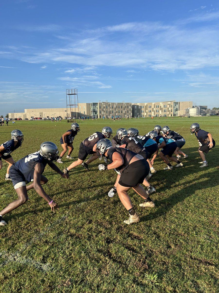 coach_jcurtis's tweet photo. Fall Camp is underway and the Sharks are rolling!!!!! Welcome to Southside where Every week is Shark Week!!!! 🦈 #FearTheFin #PridePassionPhysicality👊🏻 https://t.co/1jiHtFX2J5