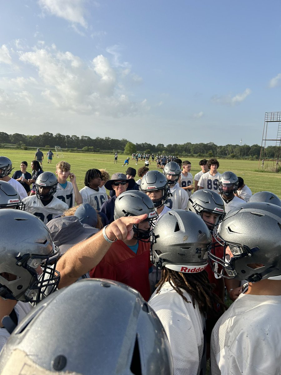 Fall Camp is underway and the Sharks are rolling!!!!! Welcome to Southside where Every week is Shark Week!!!! 🦈 #FearTheFin #PridePassionPhysicality👊🏻