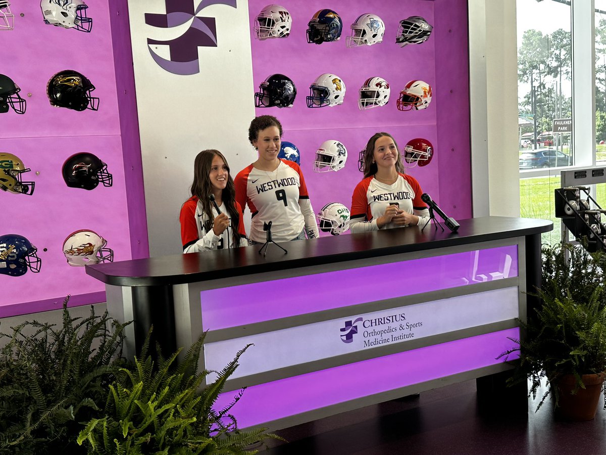 richarddb07's tweet photo. @WestwoodDNA 🏐 &amp; 🏈 Media Day!  #gROW https://t.co/kiZ1P78qh3