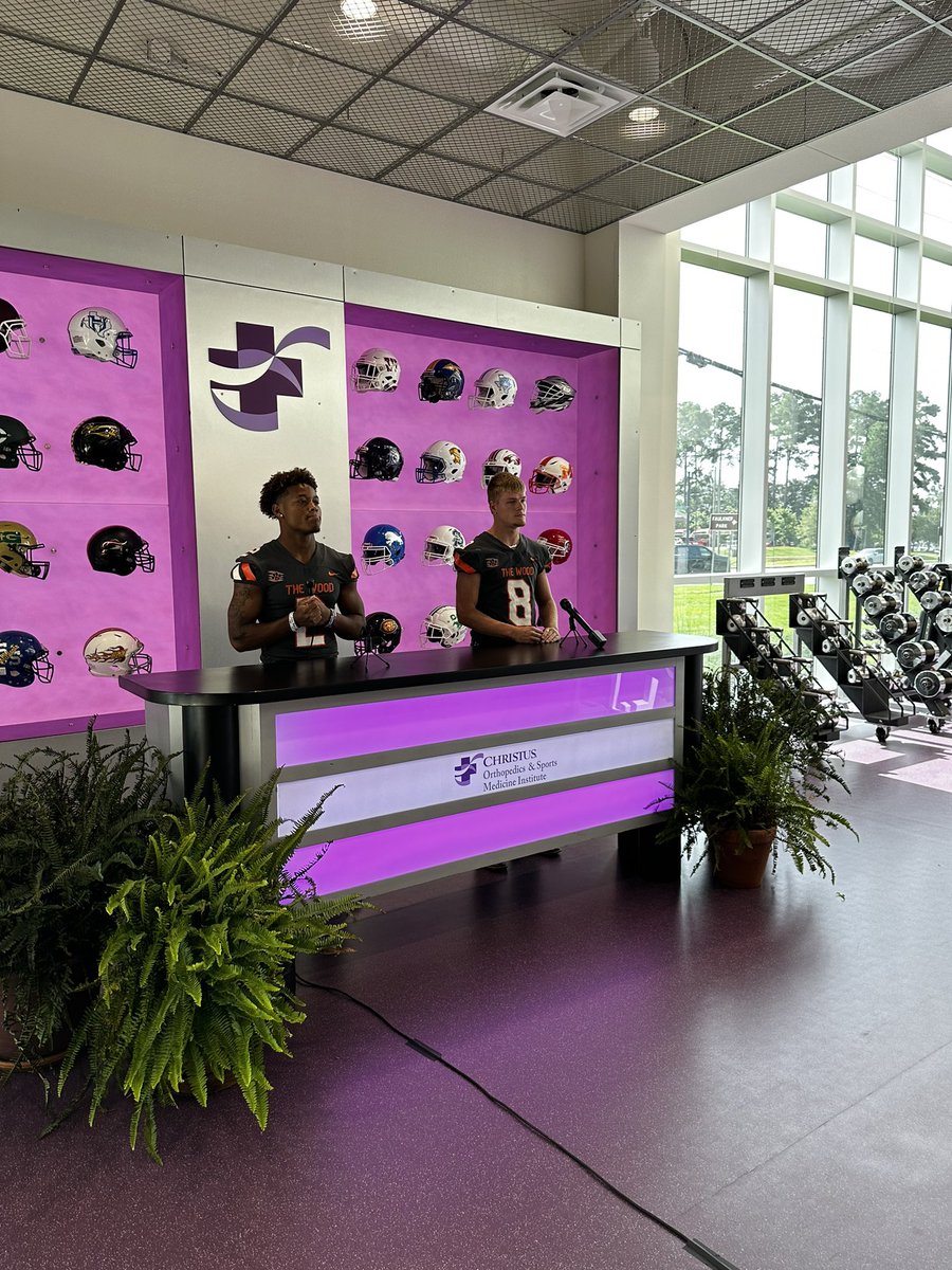 richarddb07's tweet photo. @WestwoodDNA 🏐 &amp; 🏈 Media Day!  #gROW https://t.co/kiZ1P78qh3