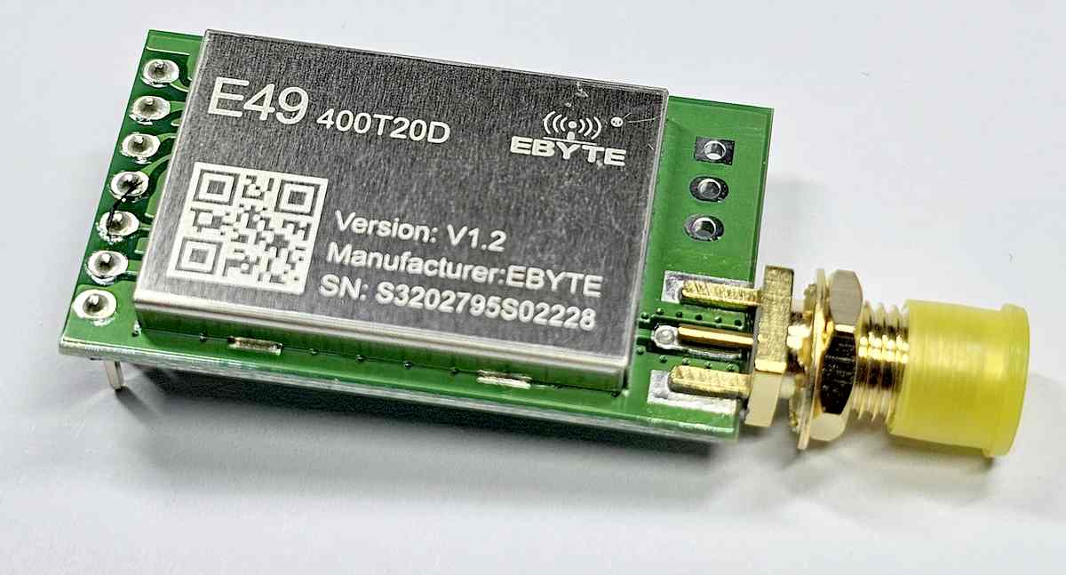 framboise314's tweet photo. Transmettre de la data sur 1Km ou plus? Le #WiFi est trop court ? Essayons ces modules E49 en 433MHz ... #EBYTE @EBYTEWIRELESS qui promettent de transmettre en 1200, 2400 et 200K bits/s... Je teste tout ça et je vous en parle sur le blog https://t.co/Fv6CxjnhrI https://t.co/WCJuS9vCbH