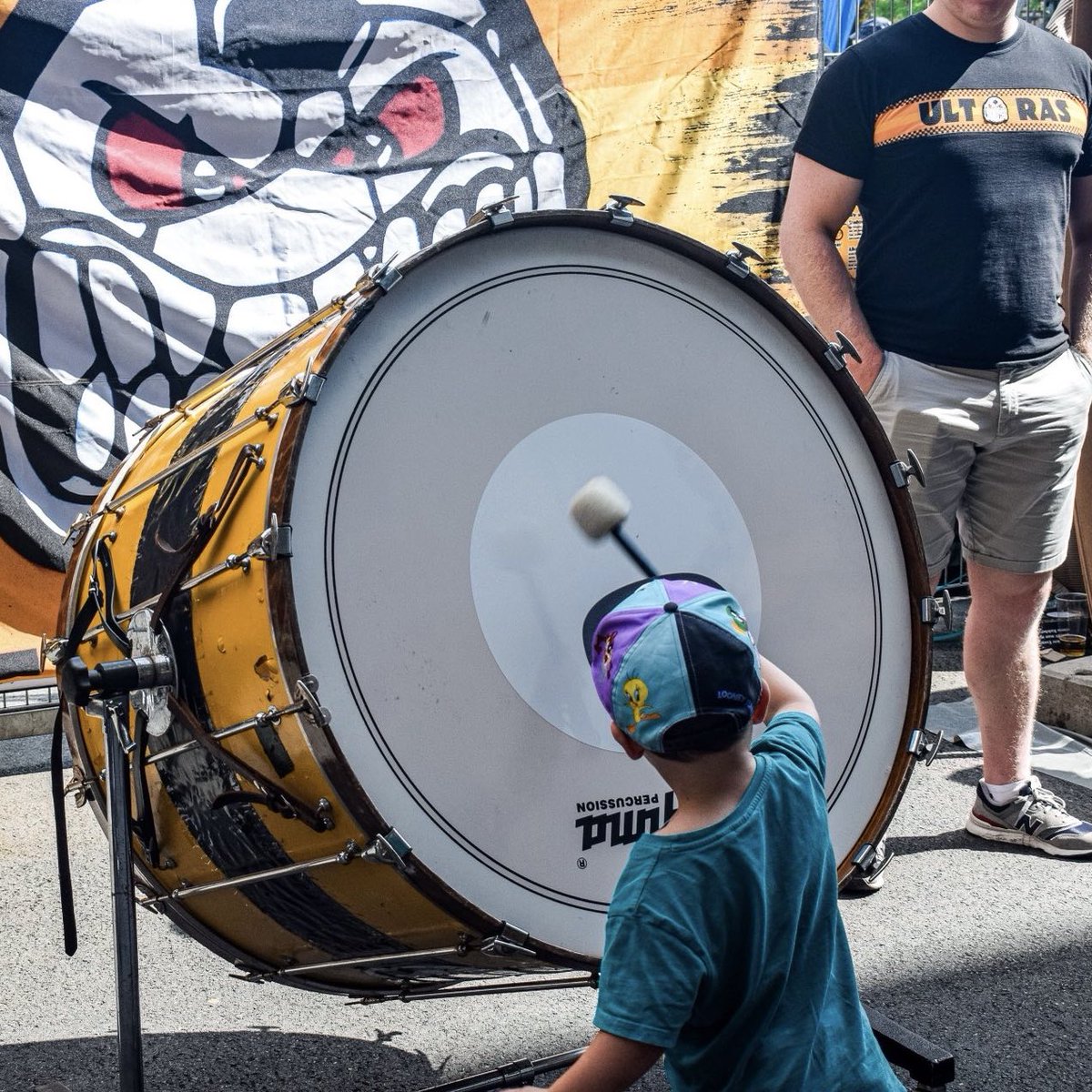 K_BLOCK_DYNAMO's tweet image. … am vergangenen Sonntag fand die offizielle Saisoneröffnung der SGD im Rudolf-Harbig-Stadion statt. Bedauerlicherweise gab es diesmal kein großes Testspiel zur Generalprobe. Dafür war die aktive Fanszene aber zum ersten Mal mit eigenen Ständen am Start. 

#sgd1953 #dynamoland