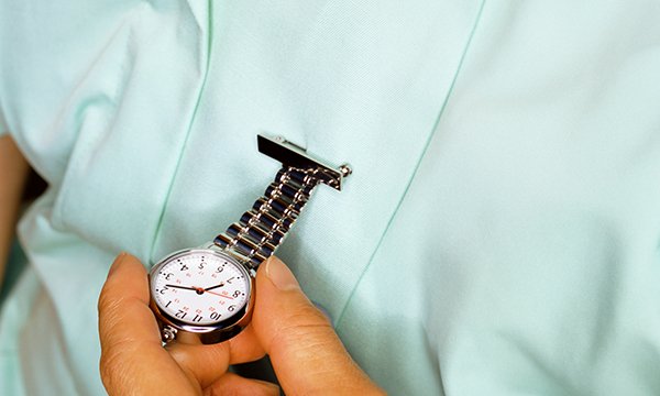 RCNi_Justin's tweet photo. Would you be willing to work voluntary overtime to help get the NHS backlog down?  Many nurses say they don't get paid for the extra hours they already do! #fairpayfornursing ⬇️ https://t.co/lUnspW3tFF https://t.co/gHgah0ryzy