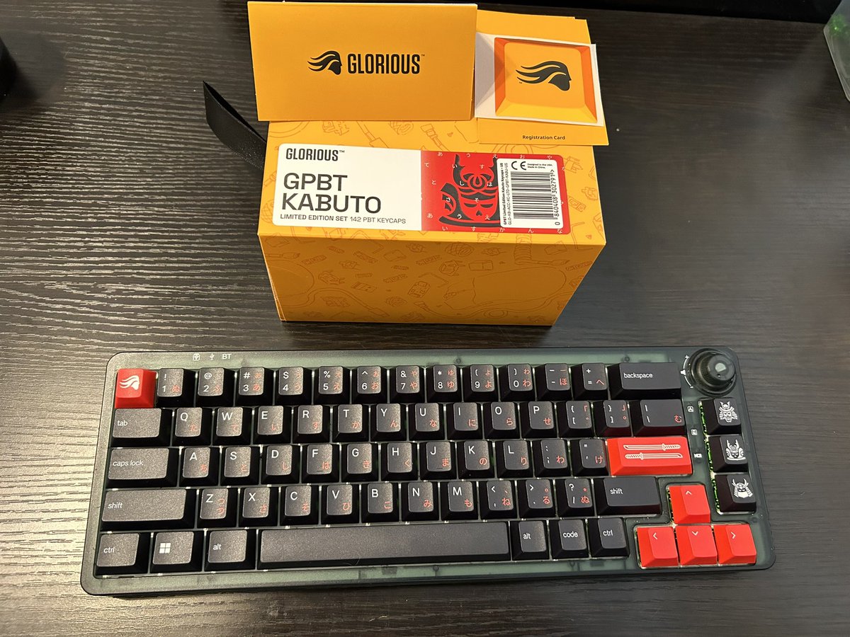 LeftyyOk's tweet photo. @damnitbennett Thanks to @Glorious and @damnitbennett  for the raddest keycaps in the universe https://t.co/rMLE7qIcr1
