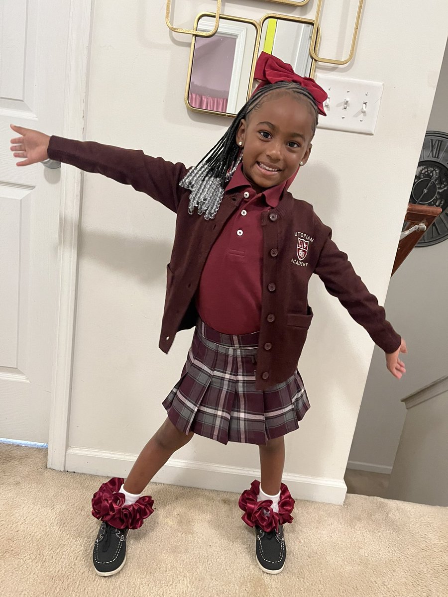 joyskii_'s tweet photo. My baby first day of school ! kindergarten here she come ! 🎉🩷🫶🏾📚 Go be great ! https://t.co/t0tcUX13n3