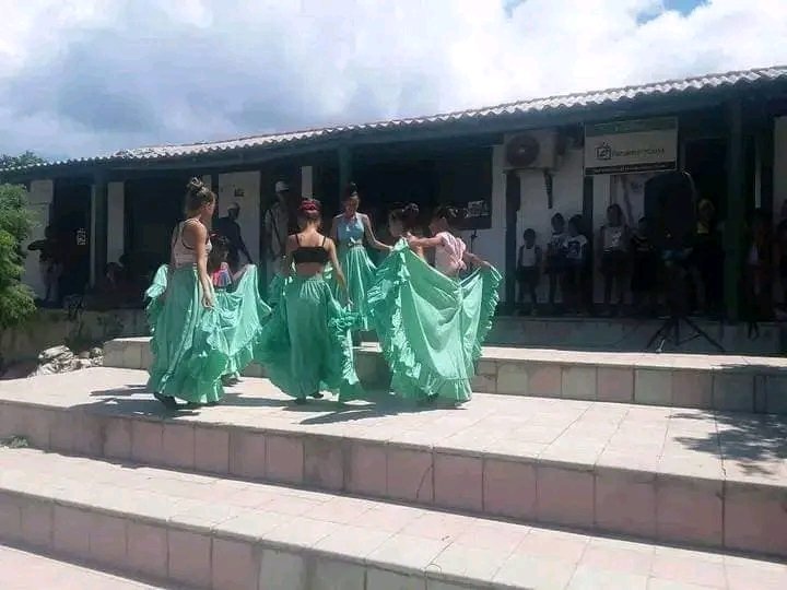 YudelkisOrtizB's tweet photo. Cabo Cruz #Niquero un lugar mágico,de pescadores está en #ModoVerano.
Bailes, música, juegos y participación activa del barrio. https://t.co/nd6syEexKC