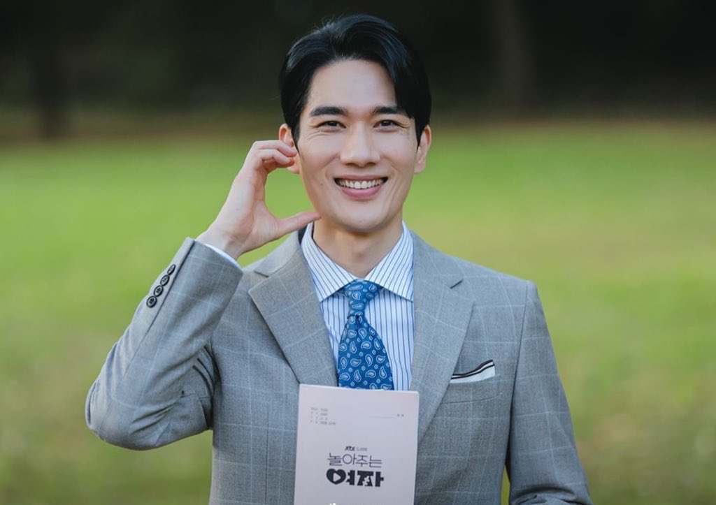 0_0happyyy's tweet photo. emang boleh ahjussi selucu ini?????? https://t.co/y3eykaCiWF