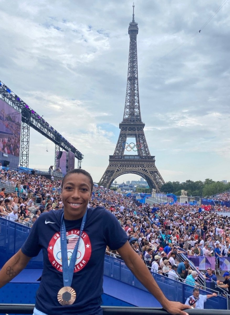 🏉 Hang it in the Louvre 🏉

From Philadelphia and the #UCF Sport Club fields to the Team USA Women's Rugby Sevens, Kristen Thomas '16 is now an Olympic medalist 🥉.

#GKCO ⚔️
