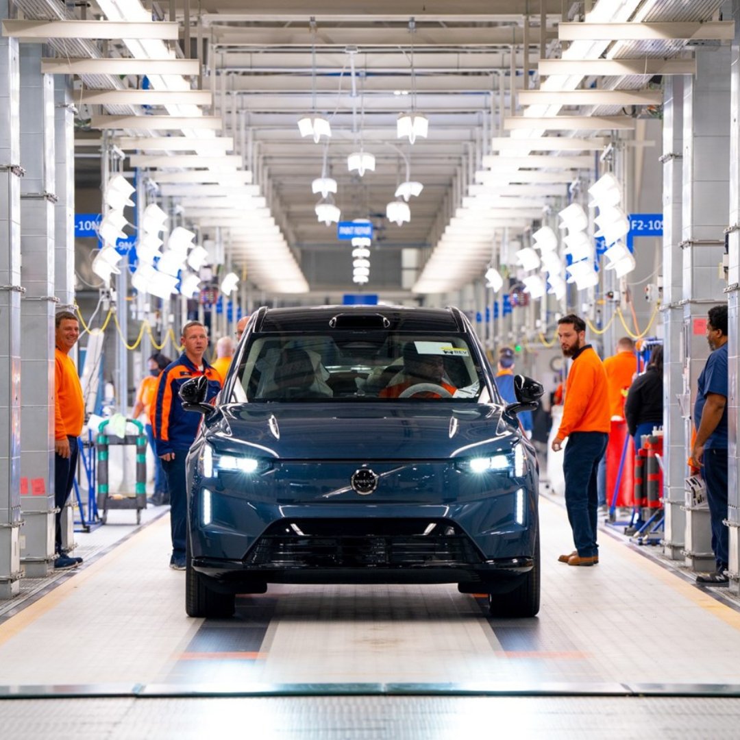PutnamVolvo's tweet photo. Volvo starts production of fully electric EX90 SUV.

#putnam #putnamauto #putnamfamilydealerships #cars #volvo #volvocarsburlingame #dealership #burlingame #sanmateo #ex90 https://t.co/QfWE1StiTf