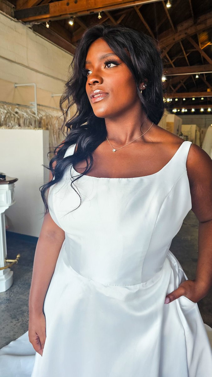 strutbridal's tweet image. A perfect blend of chic sophistication and classic romance! 💘With its luxurious satin fabric, this gown exudes elegance and timeless beauty, making it perfect for the bride who wants to feel both modern and romantic.#plussizebride #curvybride #bridalfashion #plussizeweddingdress