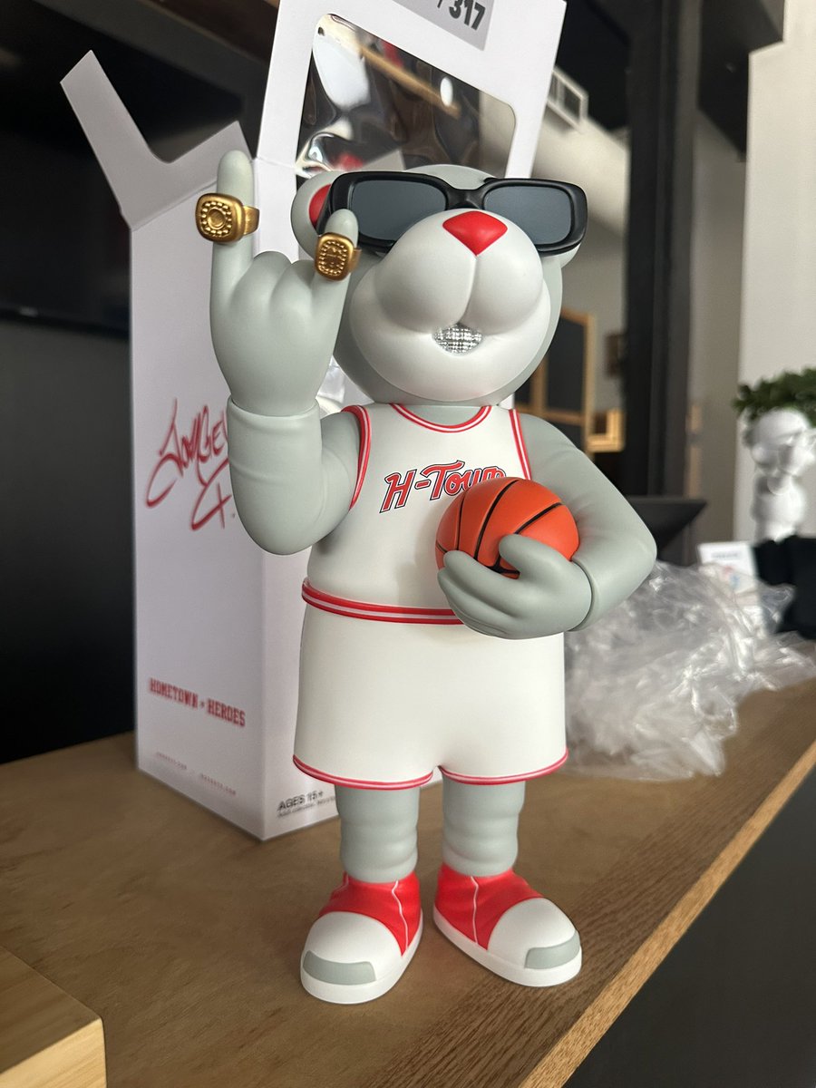 For The City 🤘🏽🚀

See yall Saturday.
10AM at Toyota Center.

Jorgey x <a href="/HoustonRockets/">Houston Rockets</a>