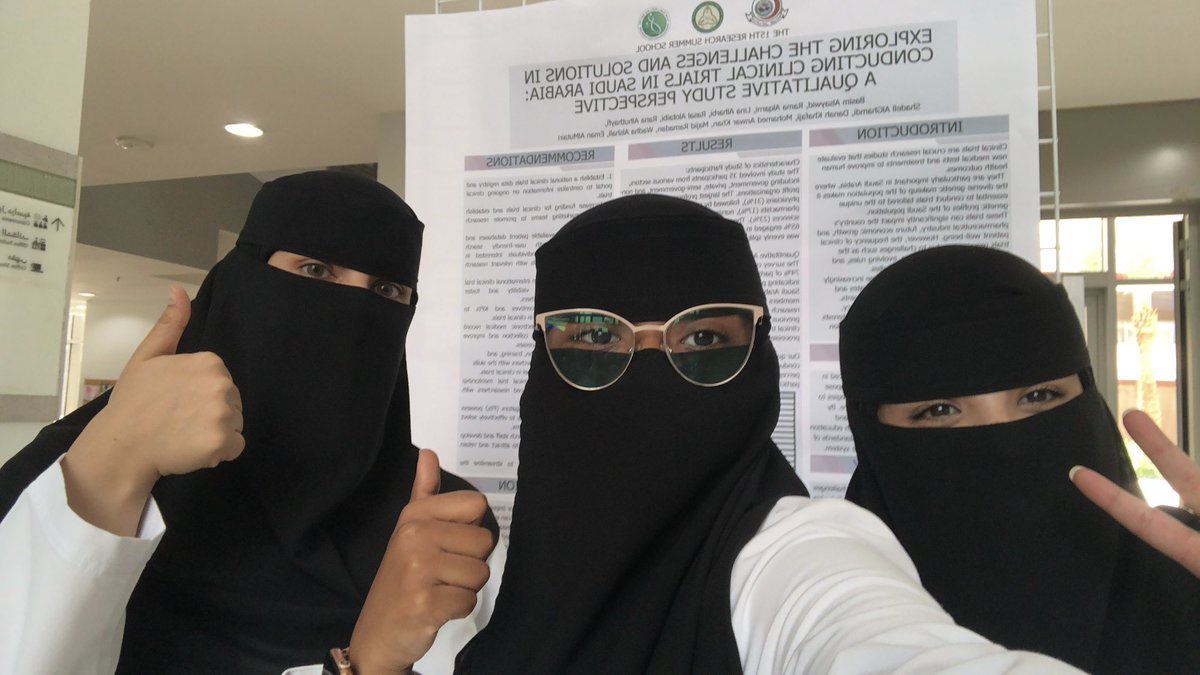 رَسل tweet media
