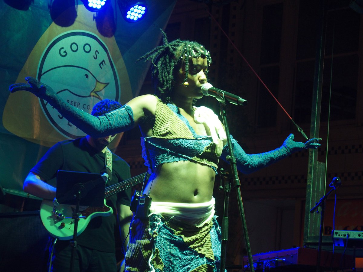 ChiConcertgoers's tweet photo. @jamilawoods slayed with her poetic soul Saturday at @wickerparkfest. This is her time. https://t.co/JYEEAtpoYM