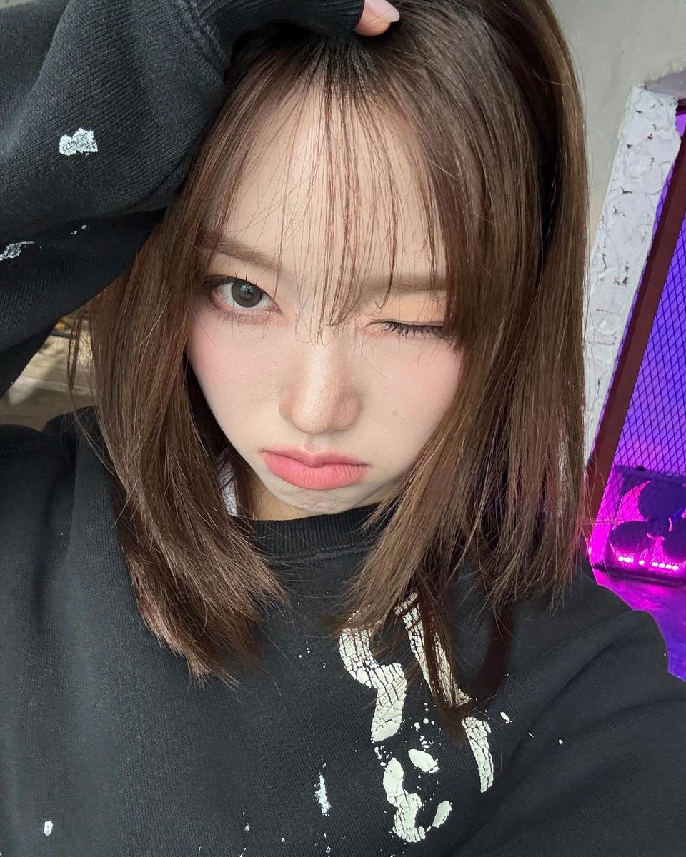 Happy national girlfriend day untuk cwkku yg paling rock n roll tapi tetep cutie🤘🏻