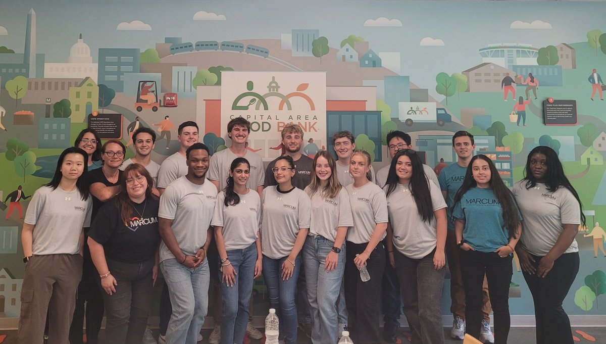 MarcumLLP's tweet photo. Yesterday, our DC and Rockville interns volunteeried at the @FoodBankMetroDC. Together, they assembled 680 28lb boxes, providing essential food supplies for 680 senior citizens. Proud to see our team embodying the spirit of #givingback to the community! #AskMarcum https://t.co/bl57zIIea0