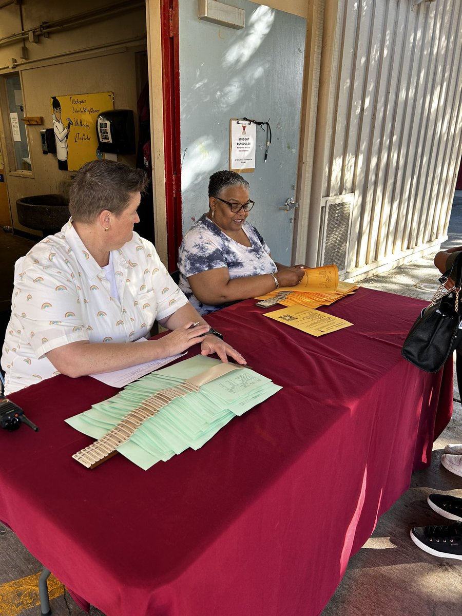 EdmsToros's tweet image. We are so excited to welcoming our Toro Families back for the 2024-25 school year! 7th/8th Walk Through happening now! 6th grade Walk Through happening tonight 5-7PM and tomorrow!
