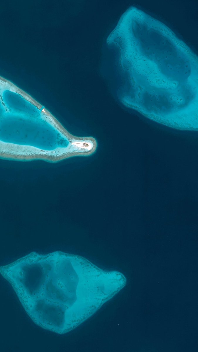 Explore key destinations on our beautiful but fragile planet!🌏
This month, soar above the Maldives, a dream destination at risk by rising water or admire Manuel Antonio, a Costa Rican
National Park🤩
📸Captured by our Pléiades and Pléiades
Néo satellites🛰️
👉Get your free