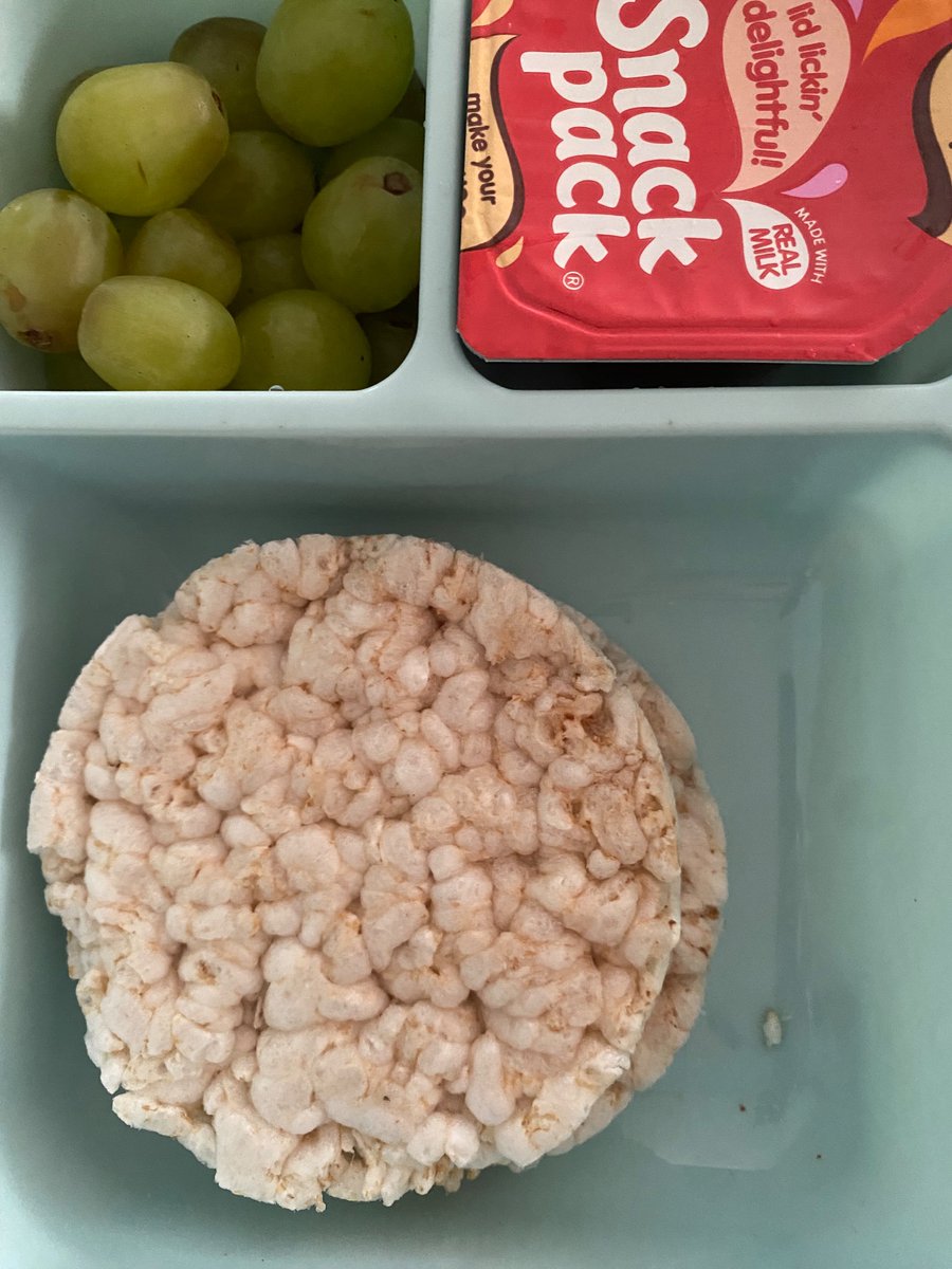 LowPorts's tweet photo. how disordered does my lunch look https://t.co/Mn0WilcNZl