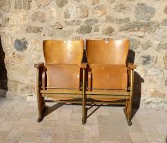 Hola, amigos de <a href="/OUIGO_Es/">OUIGO España</a> y <a href="/iryo_eu/">iryo.eu</a>: podríais regalar unos billetes de cortesía a los amigos de <a href="/Renfe/">Renfe</a> a ver si notaban algo en los <a href="/Avlorenfe/">Avlorenfe</a>? Voy en un 112 que se está desarmando camino del Camp. Por no hablar del extraordinario equipmento interior...